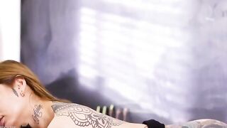 The professor Vanessa Vega seduced her student with the help of her tattoos