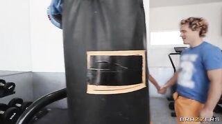 Girl got a direct cumshot in her face during squats in the gym