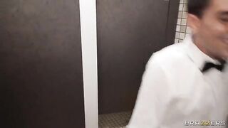 A waiter got a portion of sweet ass at the party in the toilet