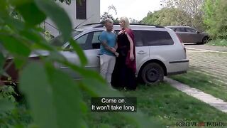 The car stopped unexpectedly and the girl was fucked by a mature blonde
