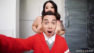 She took a selfie with someone, but things got out of hand