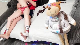 The girl knows how to show a man she wants a real threesome