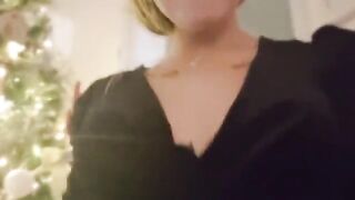 The pretty French girl was fucked by her boyfriend and came from the mouth