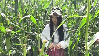 The guard caught a thief in the cornfield and she begged for sex