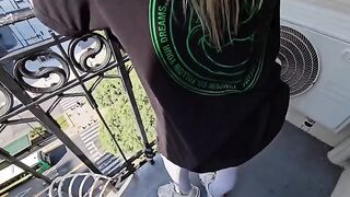 The dick doesn't fit in her mouth, but she tries hard!