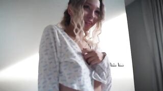 Lustful Russian girl gets her pussy railed hard