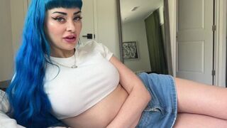 A big-breasted stepsister is way too hot to resist