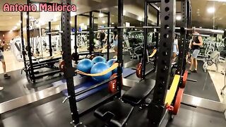You can't ruin this ass with sports, a risky gym encounter caught on camera