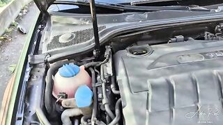 Perfect bait on the road: a young woman is being fucked by a rescuer in the car