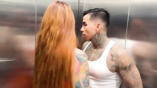 A girl was fucked by her neighbor in the elevator outdoors