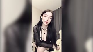 A girl with a big ass fucks her boyfriend