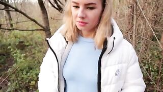 Ava Monn risks getting caught for blowjob in the park