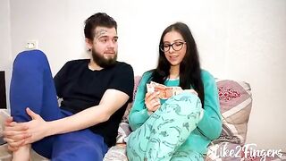 The stepsister gapes her ass to be fucked by a huge cock